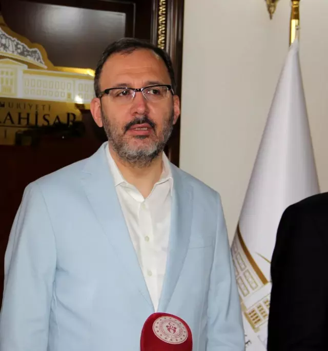 AFYONKARAHİSAR - Gençlik ve Spor Bakanı Kasapoğlu, Afyonkarahisar Valiliğini ziyaret etti AFYONKARAHİSAR - Gençlik ve Spor Bakanı Kasapoğlu, Afyonkarahisar Valiliğini ziyaret etti