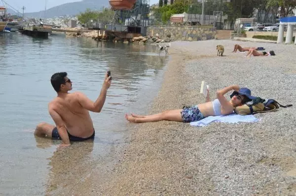 Bodrum plajları 'tam kapanmada' turistlere kaldı Bodrum plajları 'tam kapanmada' turistlere kaldı