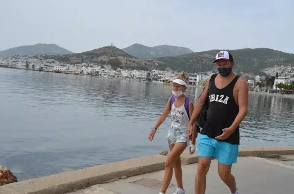 Bodrum plajları 'tam kapanmada' turistlere kaldı Bodrum plajları 'tam kapanmada' turistlere kaldı