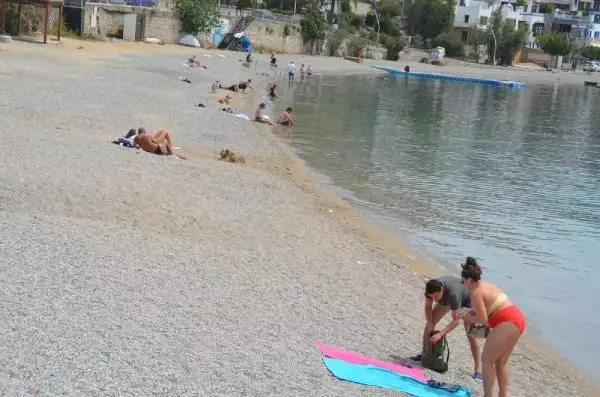 Bodrum plajları 'tam kapanmada' turistlere kaldı Bodrum plajları 'tam kapanmada' turistlere kaldı