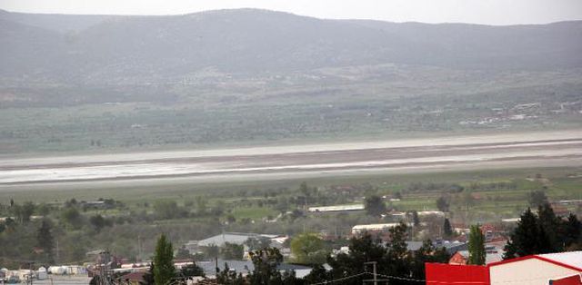 Son dakika haberi: BURDUR GÖLÜ'NÜN KURUYAN ALANLARINDAN, YILDA 2 BİN TON ZARARLI TOZ ETRAFA SAÇILIYOR
