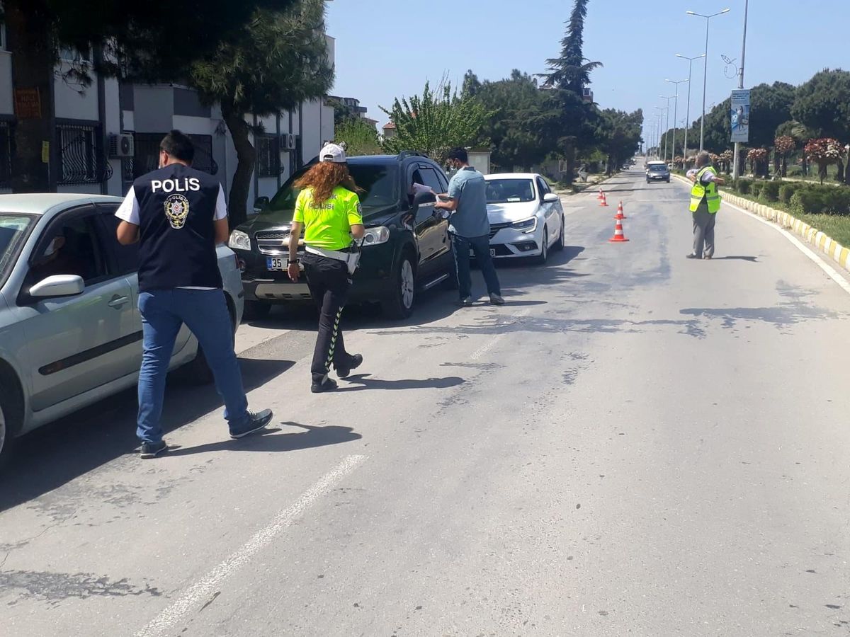 Burhaniye'de polis denetimlerini artırdı