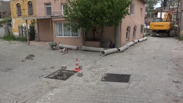 ÇANAKKALE - Ayvacık'ta rögar kapağı ve mazgal ızgaraları çalındı ÇANAKKALE - Ayvacık'ta rögar kapağı ve mazgal ızgaraları çalındı