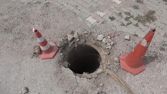 ÇANAKKALE - Ayvacık'ta rögar kapağı ve mazgal ızgaraları çalındı ÇANAKKALE - Ayvacık'ta rögar kapağı ve mazgal ızgaraları çalındı