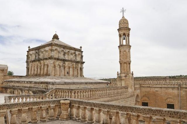 DİLLERİN, DİNLERİN BULUŞTUĞU MİDYAT'TA UNESCO SEVİNCİ DİLLERİN, DİNLERİN BULUŞTUĞU MİDYAT'TA UNESCO SEVİNCİ