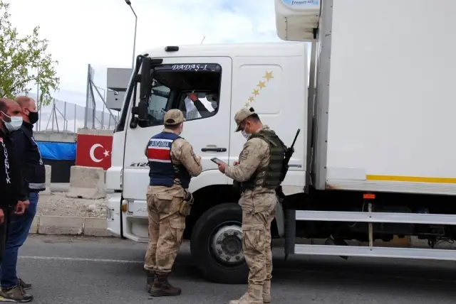 Diyadin'de tam kapanma denetimi gerçekleştirildi Diyadin'de tam kapanma denetimi gerçekleştirildi