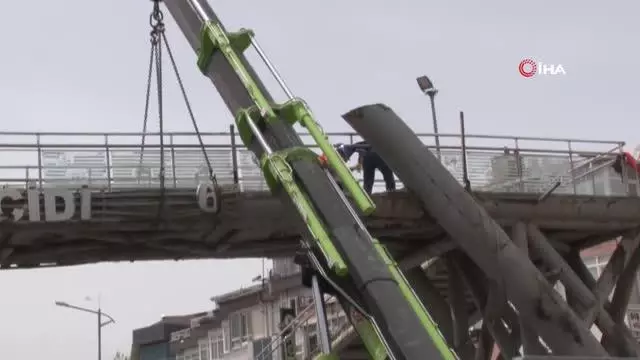 E-5 Büyükçekmece-Silivri istikameti trafiğe kapatıldı E-5 Büyükçekmece-Silivri istikameti trafiğe kapatıldı
