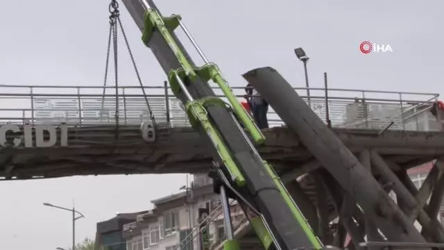 E-5 Büyükçekmece-Silivri istikameti trafiğe kapatıldı E-5 Büyükçekmece-Silivri istikameti trafiğe kapatıldı
