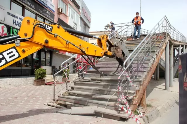 E-5 Büyükçekmece-Silivri istikameti trafiğe kapatıldı E-5 Büyükçekmece-Silivri istikameti trafiğe kapatıldı