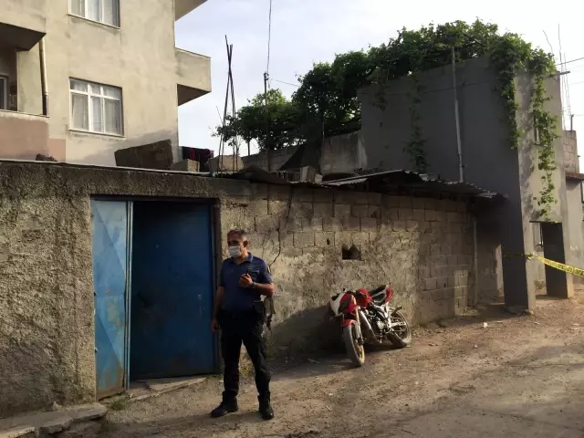 Evde patlama: 1'i çocuk 3 kişi ağır yaralandı Evde patlama: 1'i çocuk 3 kişi ağır yaralandı