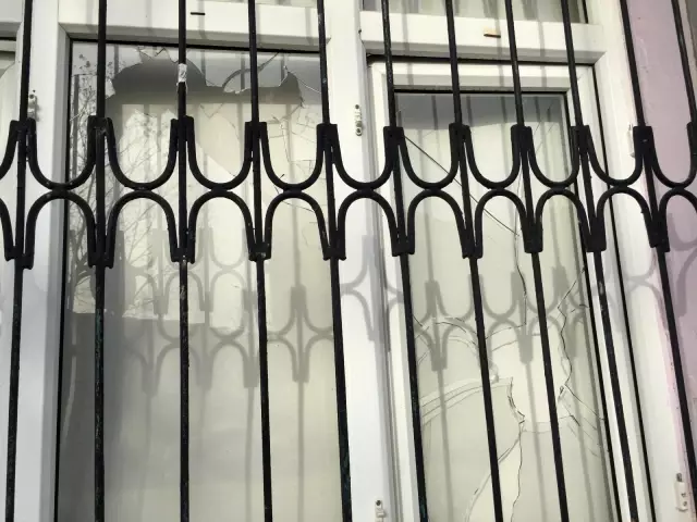 Evde patlama: 1'i çocuk 3 kişi ağır yaralandı Evde patlama: 1'i çocuk 3 kişi ağır yaralandı