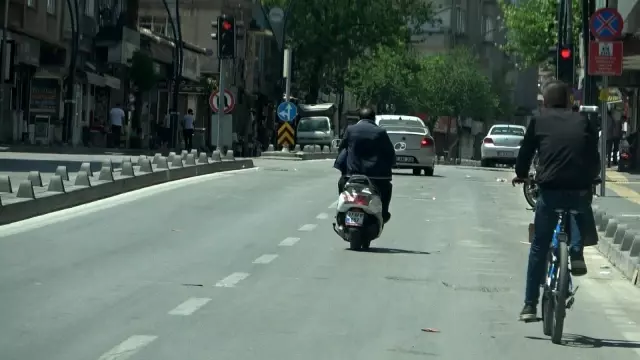 Son dakika haberleri | Boş caddeler bisikletli çocuklara kaldı