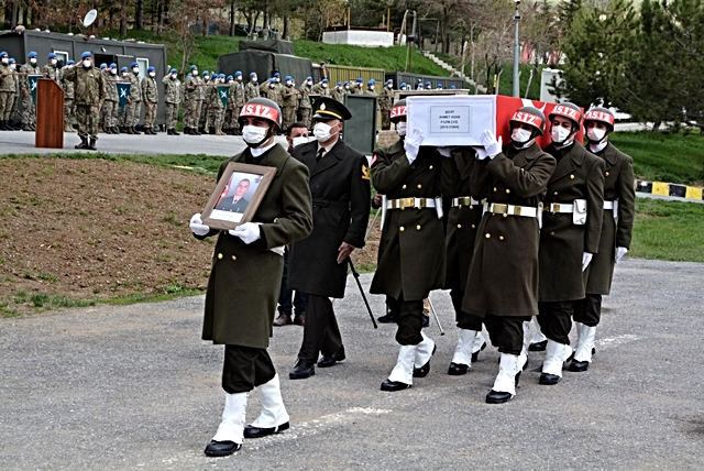 Hakkari'de Şehit Ahmet Asan için tören düzenlendi Hakkari'de Şehit Ahmet Asan için tören düzenlendi