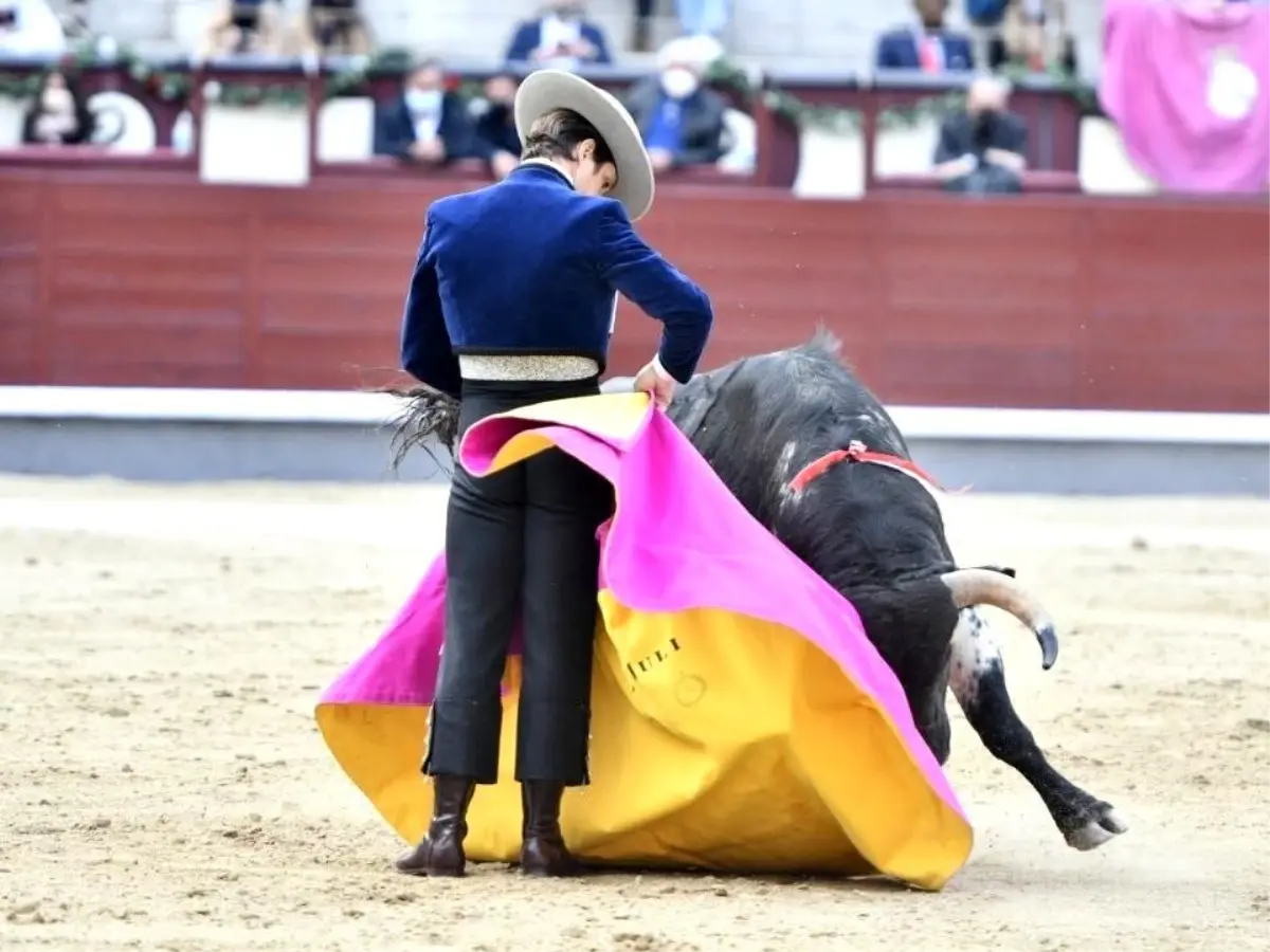 İspanya'da salgının başından bu yana ilk 'boğa güreşi' yapıldı