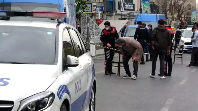 İstanbul'da silahlı çatışma anları kamerada: Çocuğunu bırakıp böyle kaçtı