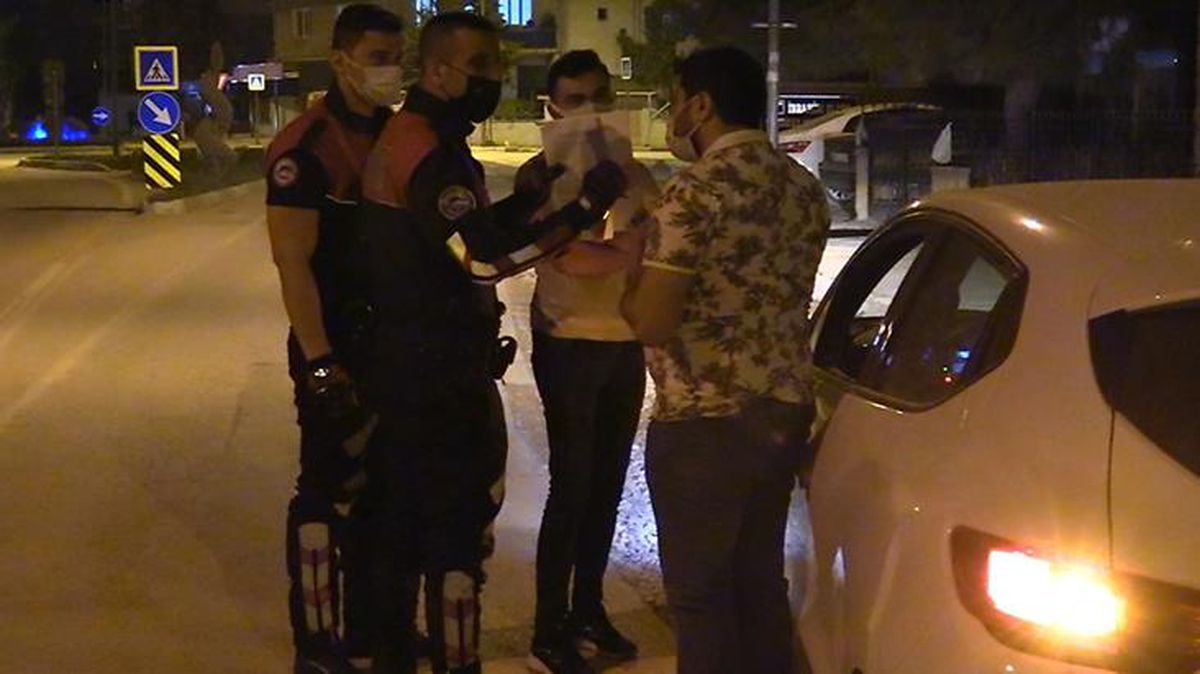 İzin belgesi diye polise boş kağıt gösteren şahısların planı tutmadı