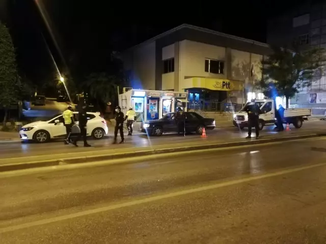 İzmir'de gece saatlerinde 'tam kapanma' denetimi