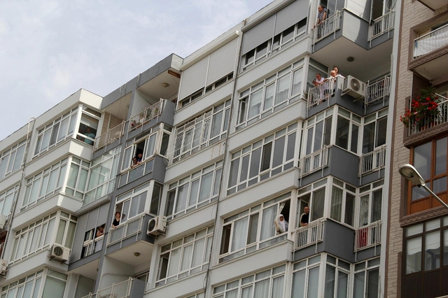 İzmir'de görme engelli kediye nefes kesen kurtarma operasyonu İzmir'de görme engelli kediye nefes kesen kurtarma operasyonu