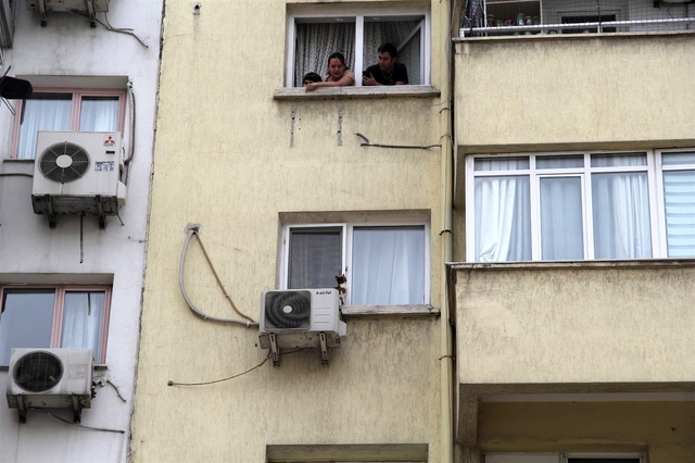 İzmir'de görme engelli kediye nefes kesen kurtarma operasyonu İzmir'de görme engelli kediye nefes kesen kurtarma operasyonu