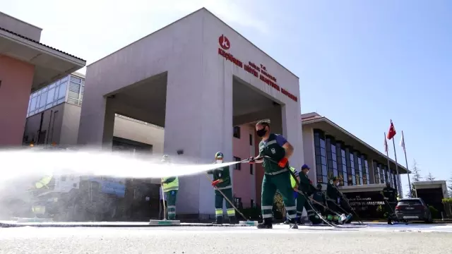Keçiören'deki hastanelerin temizlik çalışmaları devam ediyor Keçiören'deki hastanelerin temizlik çalışmaları devam ediyor