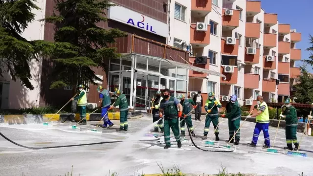 Keçiören'deki hastanelerin temizlik çalışmaları devam ediyor Keçiören'deki hastanelerin temizlik çalışmaları devam ediyor