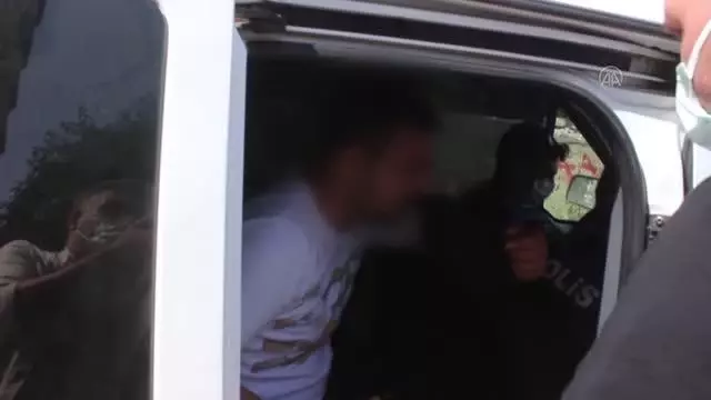 Komşular arasında çıkan silahlı kavgada 1 kişi yaralandı Komşular arasında çıkan silahlı kavgada 1 kişi yaralandı