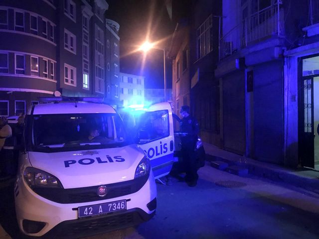 Konya'da 8 aylık hamile eşini öldüren zanlı tutuklandı Konya'da 8 aylık hamile eşini öldüren zanlı tutuklandı