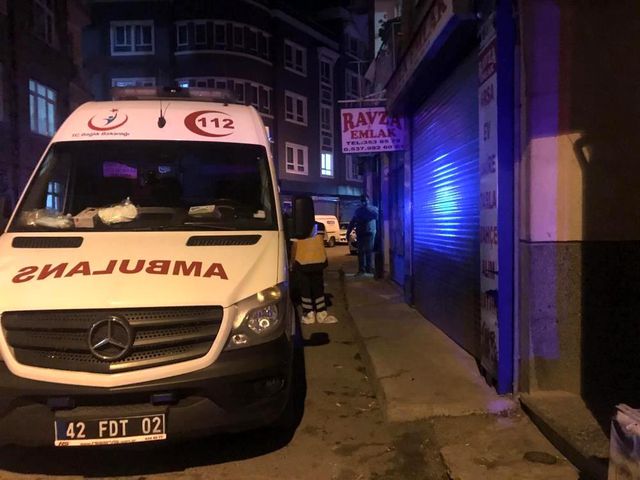 Konya'da 8 aylık hamile eşini öldüren zanlı tutuklandı Konya'da 8 aylık hamile eşini öldüren zanlı tutuklandı