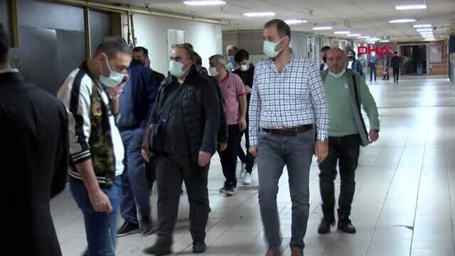 Kuyumcukent'te 30 milyon liralık vurgun! 50 firmayı dolandırıp kaçarken esnafa yakalandılar Kuyumcukent'te 30 milyon liralık vurgun! 50 firmayı dolandırıp kaçarken esnafa yakalandılar