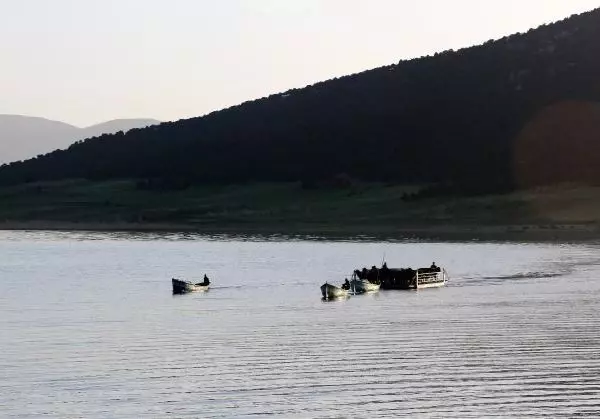 ISPARTA MADA ADASI'NDA YAŞAYANLARININ SALLA YAYLAYA GÖÇÜ BAŞLADI ISPARTA MADA ADASI'NDA YAŞAYANLARININ SALLA YAYLAYA GÖÇÜ BAŞLADI