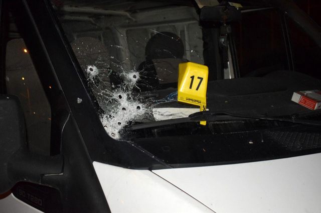 Malatya'da iki ayrı olayda 1 kişi yaralandı, çok sayıda araç da isabet aldı Malatya'da iki ayrı olayda 1 kişi yaralandı, çok sayıda araç da isabet aldı