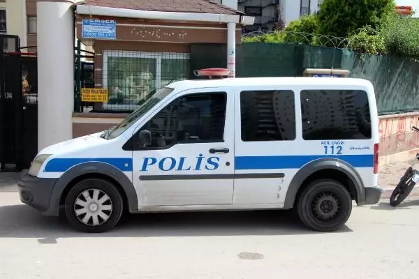 Öğretmen tartıştığı komşusunu tabancayla vurdu Öğretmen tartıştığı komşusunu tabancayla vurdu
