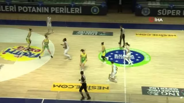 Bursa BŞB Kadın Basketbol Takımı, kupasına kavuştu
