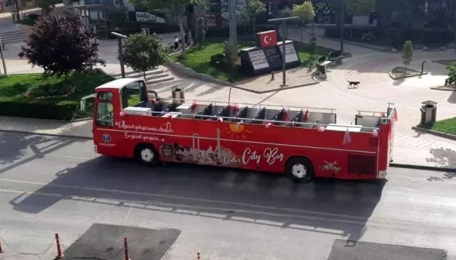 Şampiyon, şehir turu atarak taraftarı evlerinde selamlayacak Şampiyon, şehir turu atarak taraftarı evlerinde selamlayacak
