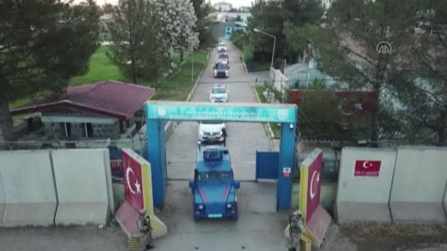 ŞANLIURFA - Şanlıurfa merkezli uyuşturucu operasyonunda 13 şüpheli yakalandı ŞANLIURFA - Şanlıurfa merkezli uyuşturucu operasyonunda 13 şüpheli yakalandı