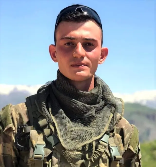 Şehit Uzman Çavuş Ahmet Asan, Kütahya'da toprağa verildi Şehit Uzman Çavuş Ahmet Asan, Kütahya'da toprağa verildi