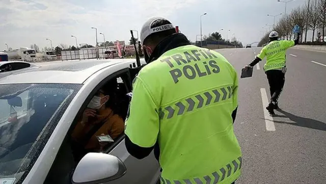 Son Dakika: İş yerleri tarafından el yazısıyla doldurulan çalışma izinleri 7 Mayıs'a kadar geçerli olacak Son Dakika: İş yerleri tarafından el yazısıyla doldurulan çalışma izinleri 7 Mayıs'a kadar geçerli olacak