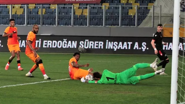 Süper Lig: Gençlerbirliği: 0 Galatasaray: 1 (İlk yarı) Süper Lig: Gençlerbirliği: 0 Galatasaray: 1 (İlk yarı)