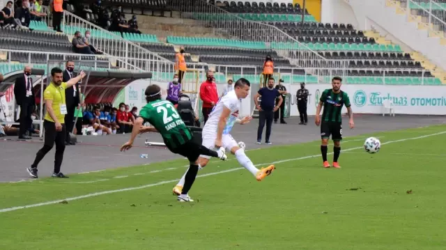 Süper Lig: Y. Denizlispor: 0 Çaykur Rizespor: 0 (İlk yarı) Süper Lig: Y. Denizlispor: 0 Çaykur Rizespor: 0 (İlk yarı)