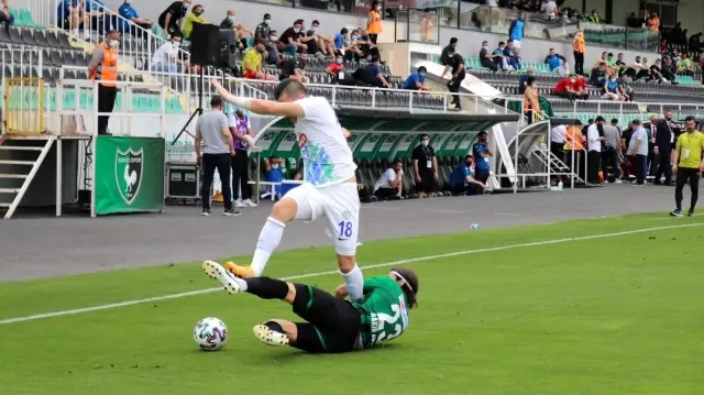 Süper Lig: Y. Denizlispor: 0 Çaykur Rizespor: 0 (İlk yarı) Süper Lig: Y. Denizlispor: 0 Çaykur Rizespor: 0 (İlk yarı)
