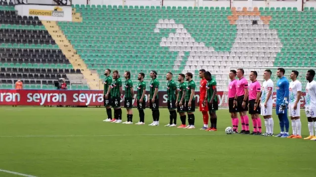 Süper Lig: Y. Denizlispor: 0 Çaykur Rizespor: 0 (İlk yarı) Süper Lig: Y. Denizlispor: 0 Çaykur Rizespor: 0 (İlk yarı)