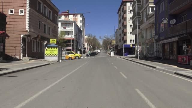 'Tam kapanma' sürecinde cadde ve sokaklarda sessizlik hakim oldu 'Tam kapanma' sürecinde cadde ve sokaklarda sessizlik hakim oldu