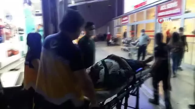 Tarladan dönen çiftçi traktörü ile kanala devrildi Tarladan dönen çiftçi traktörü ile kanala devrildi