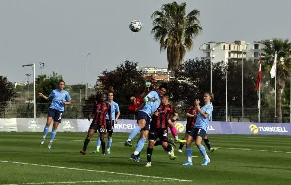 SPOR Turkcell Kadın Futbol Ligi'nde ilk finalist Fatih Vatanspor SPOR Turkcell Kadın Futbol Ligi'nde ilk finalist Fatih Vatanspor
