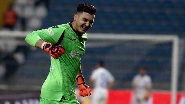 Uğurcan Çakır, rekor bir bedelle İtalyan ekibi Inter'e transfer oluyor Uğurcan Çakır, rekor bir bedelle İtalyan ekibi Inter'e transfer oluyor