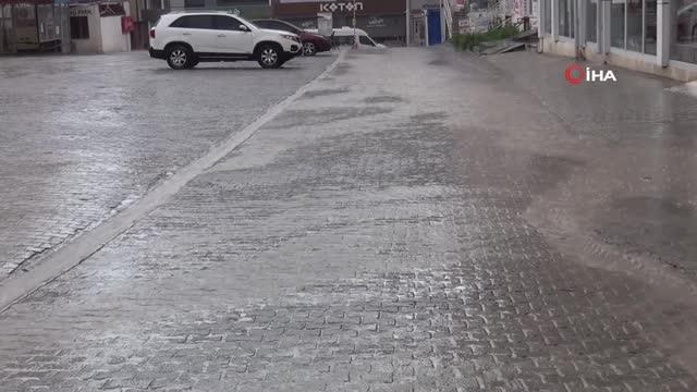 Van'da sevindiren yağmur