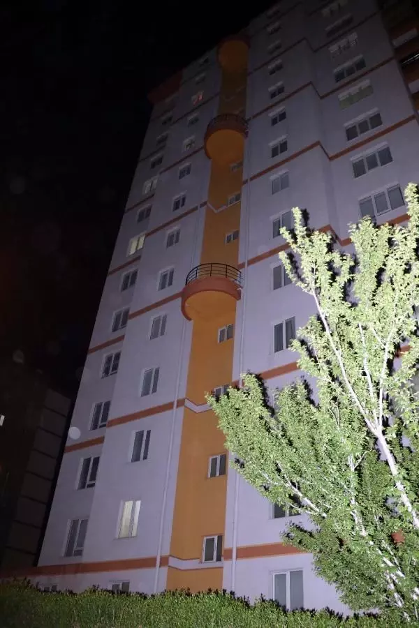 Son dakika haberleri! KAYSERİ 11'İNCİ KATTAN DÜŞEN 4 YAŞINDAKİ ÇOCUK ÖLDÜ Son dakika haberleri! KAYSERİ 11'İNCİ KATTAN DÜŞEN 4 YAŞINDAKİ ÇOCUK ÖLDÜ