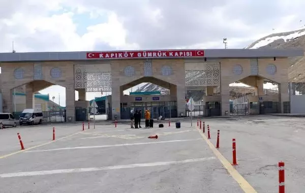 VAN 14 AYDIR KAPALI OLAN KAPIKÖY SINIR KAPISI, YENİDEN AÇILIYOR VAN 14 AYDIR KAPALI OLAN KAPIKÖY SINIR KAPISI, YENİDEN AÇILIYOR