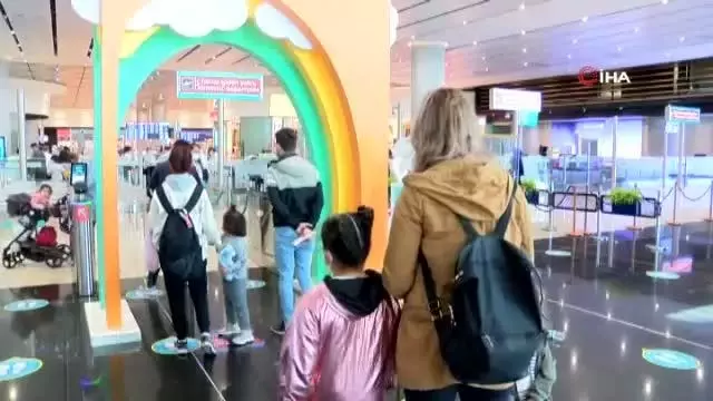 15 Mayıs'tan itibaren Türkiye'ye seyahatlerde 15 ülkeden PCR testi istenmeyecek 15 Mayıs'tan itibaren Türkiye'ye seyahatlerde 15 ülkeden PCR testi istenmeyecek
