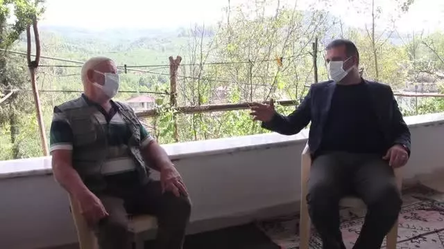 77 yaşına giren Enver Bardak'a sürpriz doğum günü 77 yaşına giren Enver Bardak'a sürpriz doğum günü